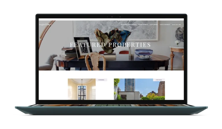 Sitio web visto desde una notebook